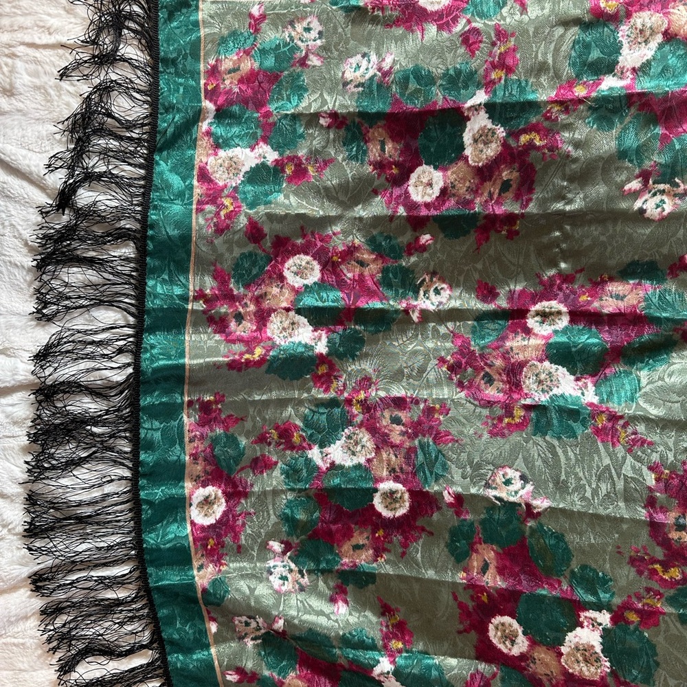 Access 10% silk Floral Patterned‎ Scarf with Fringe